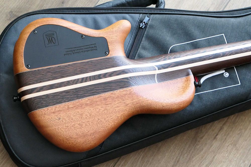 Mayones Cali 4 Aguilar + Gigbag