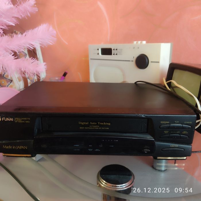 Відеомагнітофон відеоплеєр