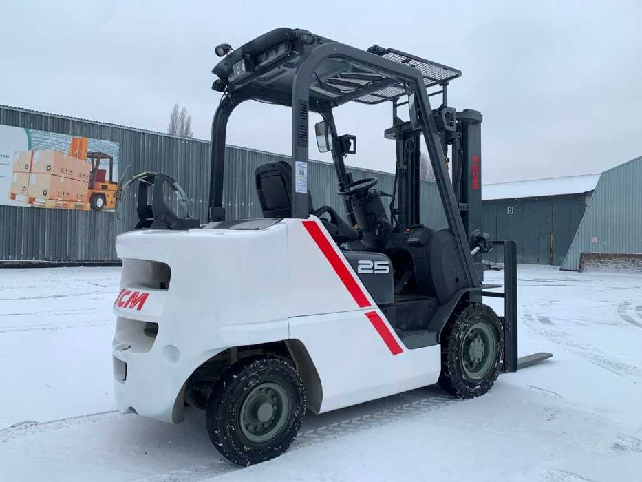 Вилочний автонавантажувач TCM (Nissan), напрацювання 5045 мотогодин.