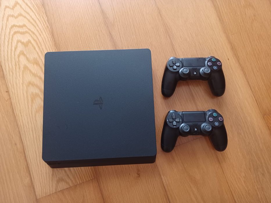 PlayStation 4 + Comandos e jogos