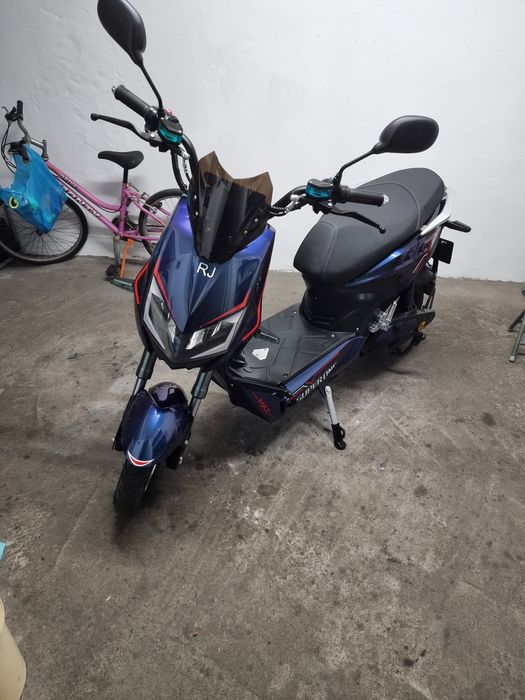 Vende se iletrica nova guardada sempre n garagem