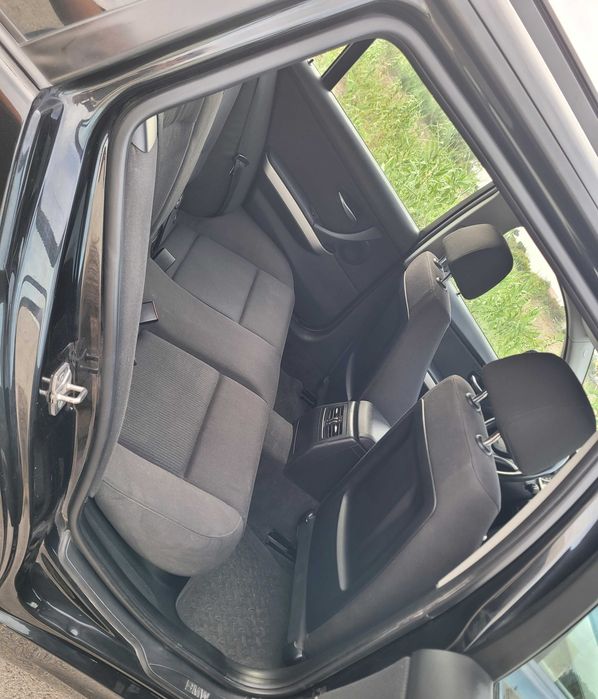 BMW 318d Touring Navigator — 2010 | 170 cv foto 5
