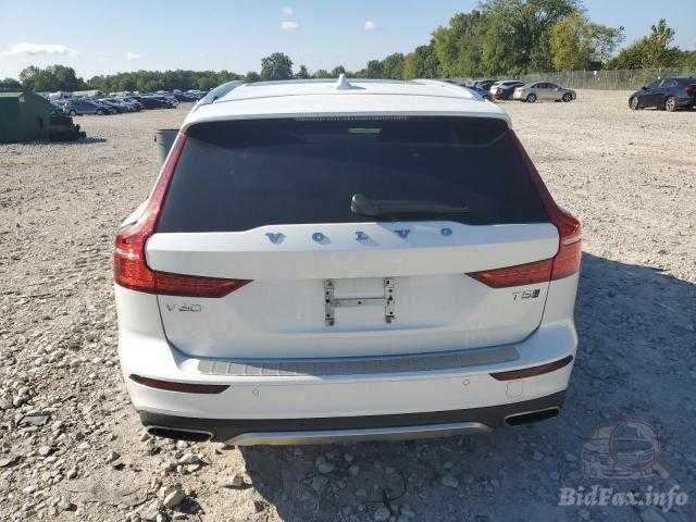 Бампер Volvo V60 запчастини вольво в60 запчасти