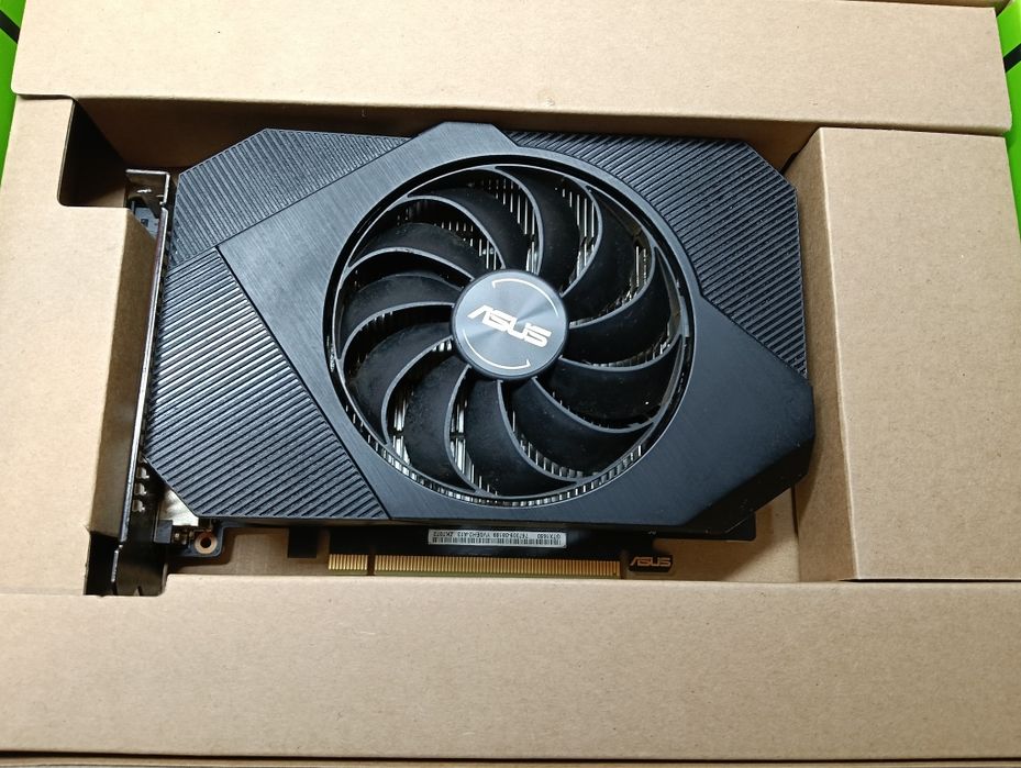 ASUS Phoenix GeForce GTX 1650 4gb como nova
