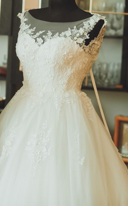 Весільна сукня