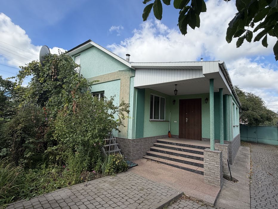 Продаж будинку в районі поліції