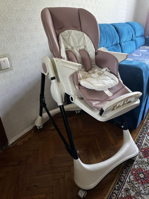 Стільчик для годування дитячий для дівчинки