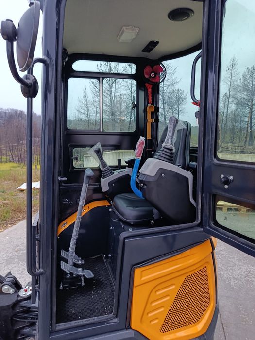 Mini Giratória Nova