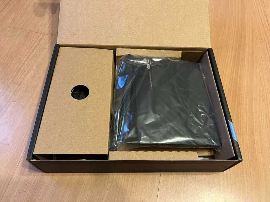 RT-N12+ Wireless N300 3-in-1 Router Asus z zasilaczem