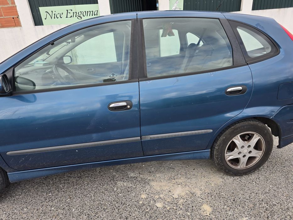 Vendo Nissan Almera Tino