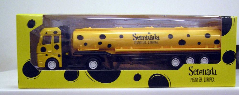 model ciężarówki - cysterna - Serenada