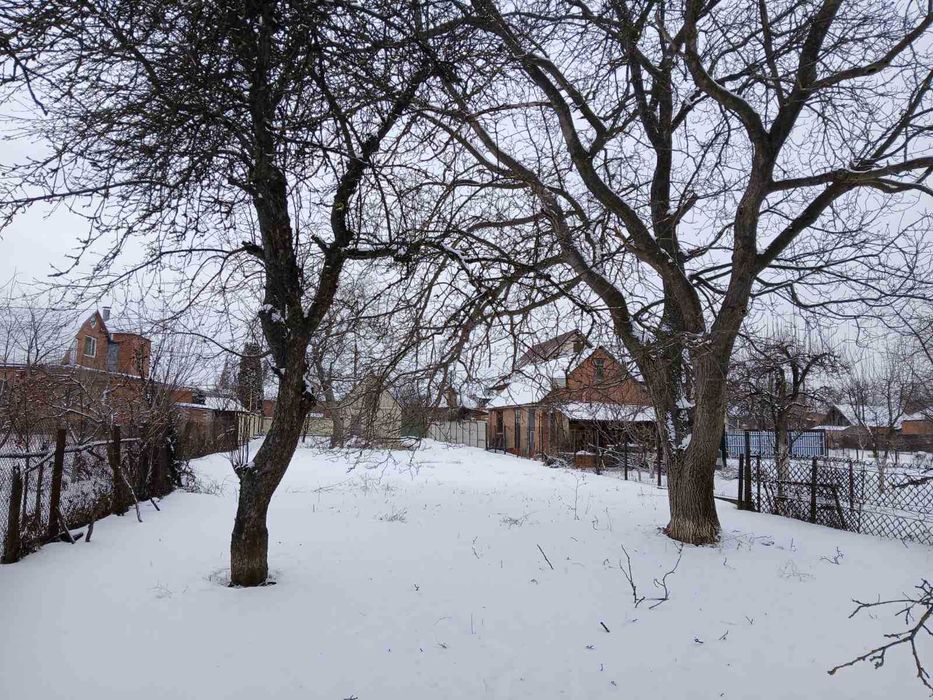 У продажу земельна ділянка по вул. Бучми з виходом на сусідню вулицю.