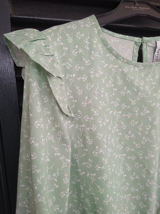 Blusa verde água com padrão floral e folhos - Tiffosi - Tamanho M