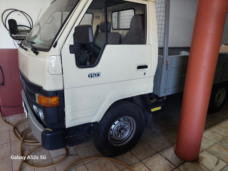 Carrinha Toyota Dina 150
