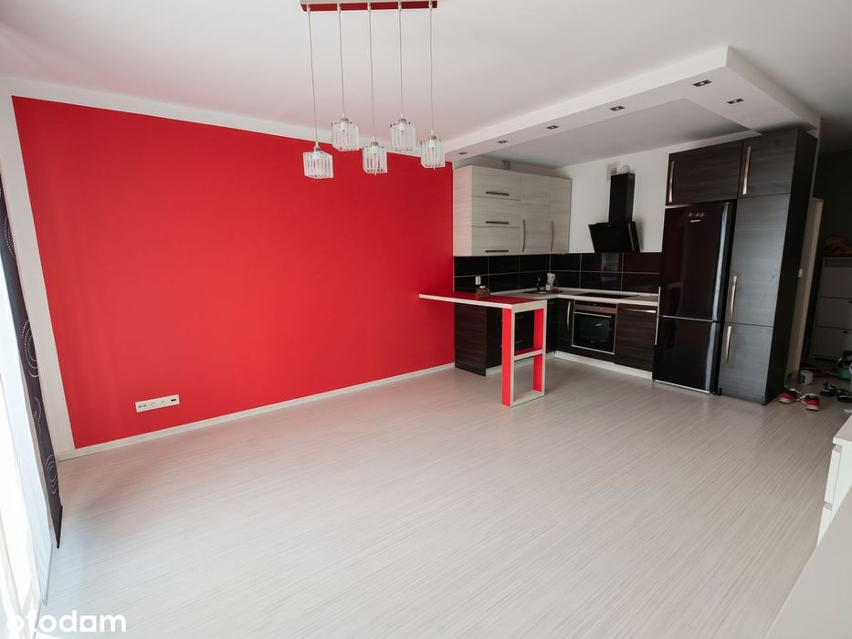 Dwa pokoje, 47 m² w centrum Siechnic – balkon i loggia plus garaż.