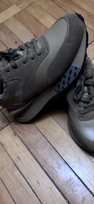 зимние кросовки 40р