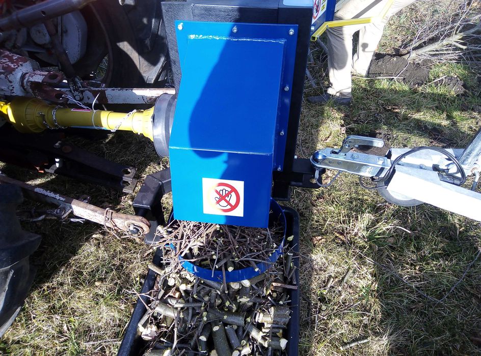 Rozdrabniacz R2-200 W102 do 11cm średnicy walcowy rembak rebak rębak