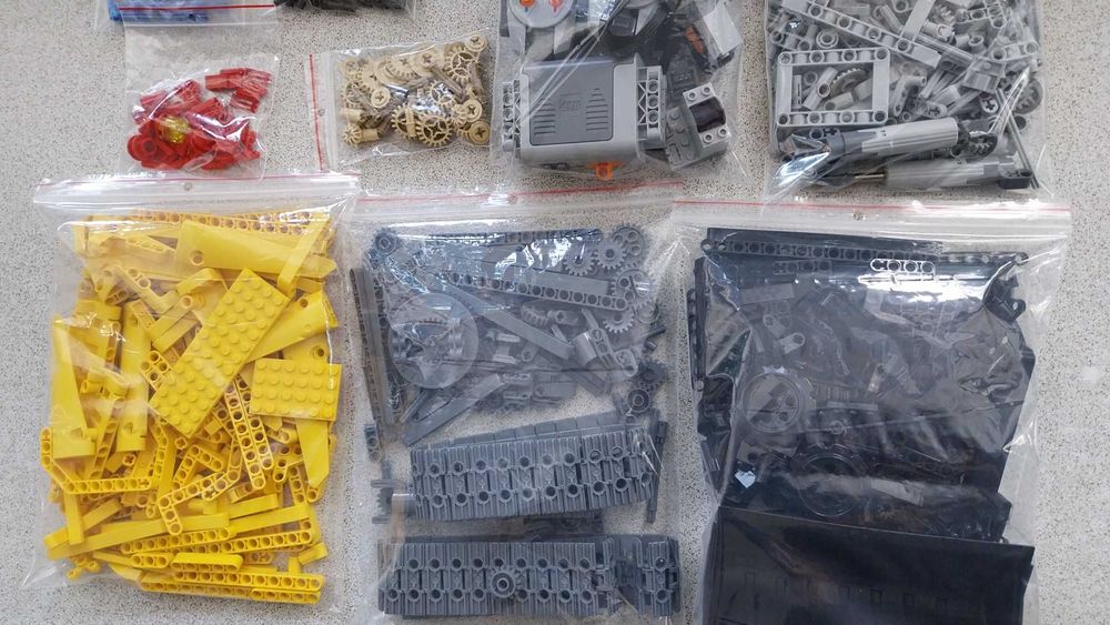 Lego technic 8043 zmotoryzowana koparka na pilota .