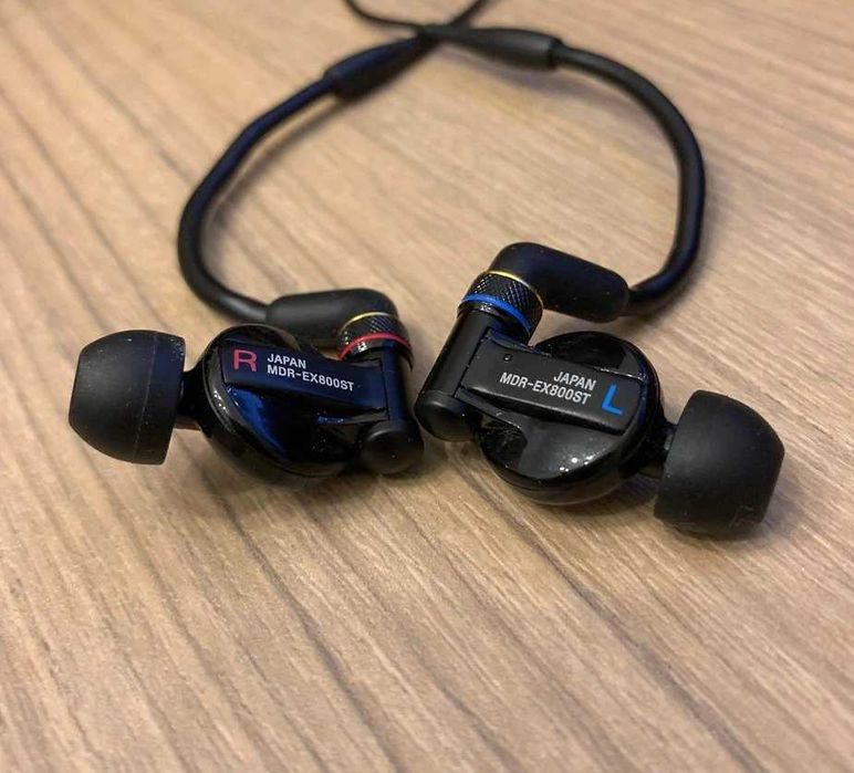 SONY MDR-EX800ST Headphones Inner Ear Type.