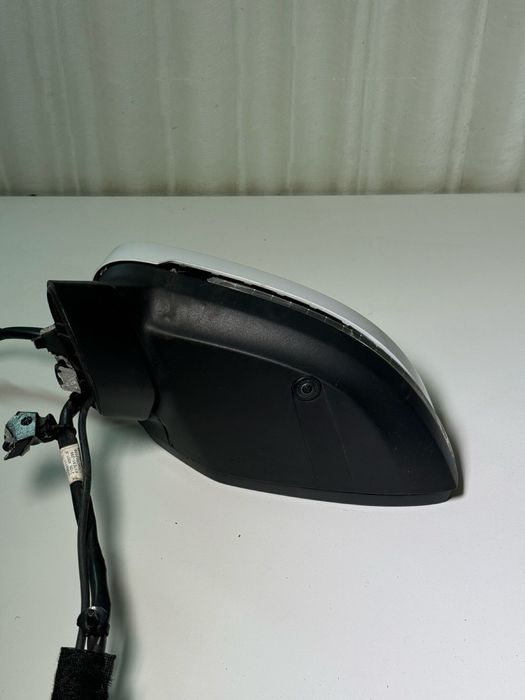 Дзеркало ауді а4б9