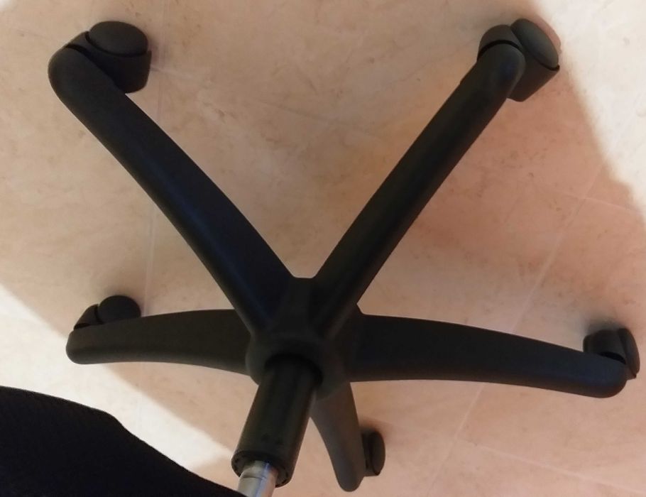 Cadeira de escritório ergonómica como Nova