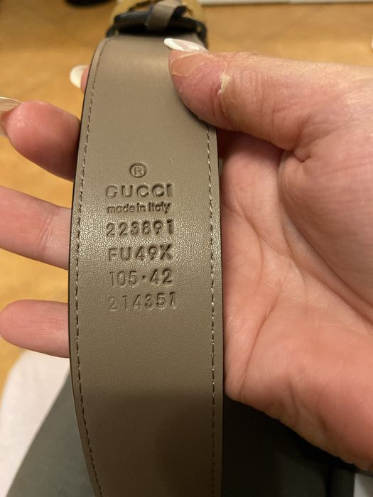 Cinto Gucci bege com perolas