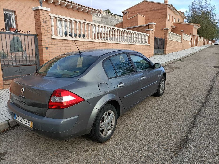Renault Megane limousine gasolina 2004
