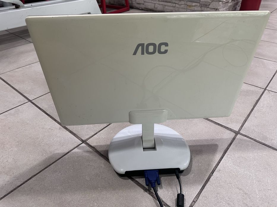 Монитор AOC e943Fws