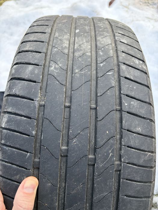 Bridgestone 215/55/17  23рік 2 шт