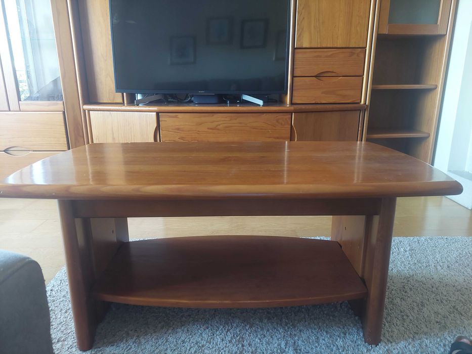 Móvel e Mesa de Sala de Estar