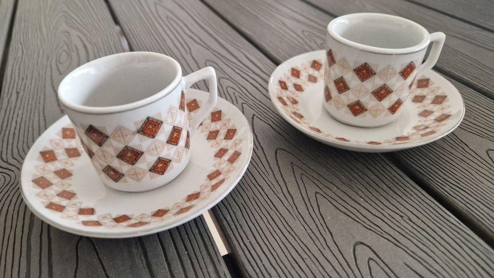 Conjunto 2 chavenas e pratos de cafe