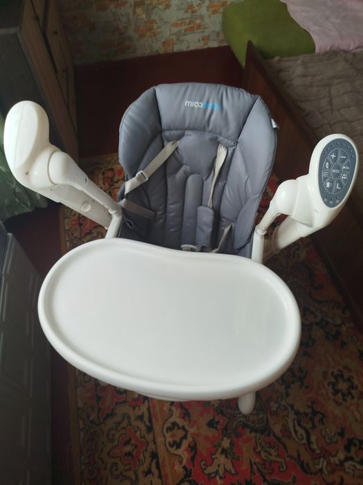 Продам гойдалку-столик 2в1