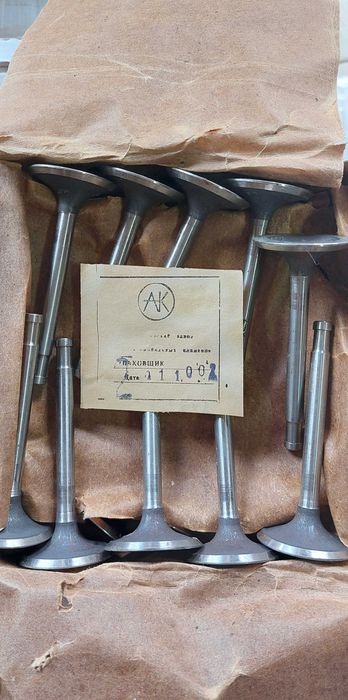 Клапана впускные МТ "Днепр" новые, родные, Луганские.