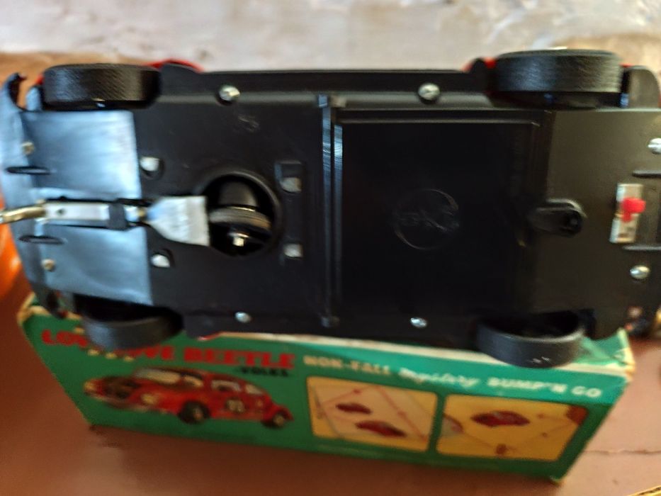 Carro antigo Beatle a pilhas