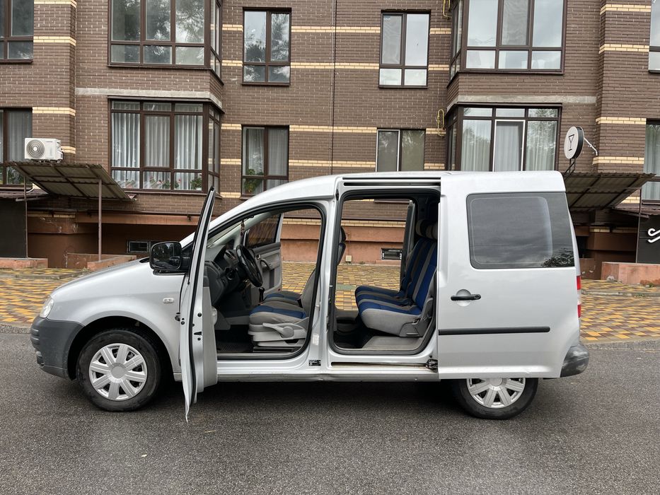 Volkswagen Caddy 2009 року у дуже хорошому стані!  7 місць