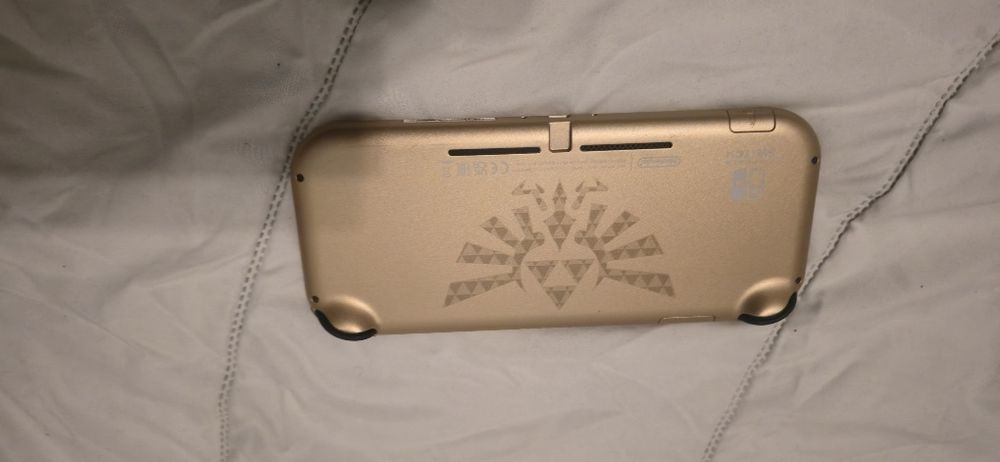 Nintendo Switch Lite Hyrule Edition + 2 Jogos  | Pokémon | Tony Hawk