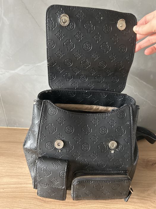 Plecaczek Guess czarny