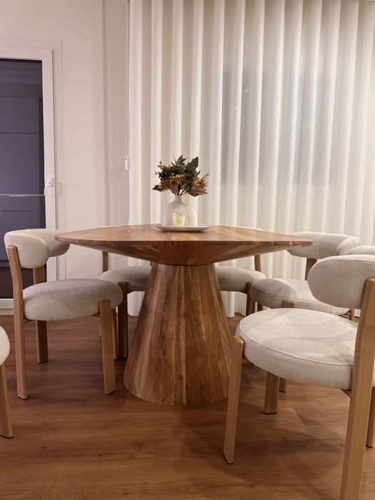 Mesa de sala de jantar