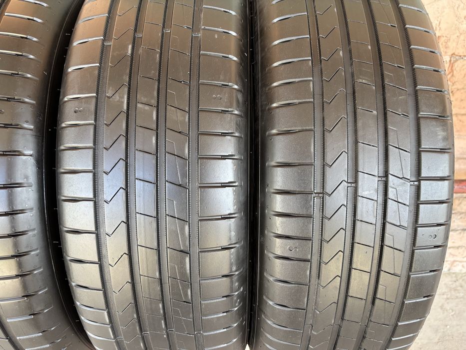 Комплект літніх шин !!!25рік!!! 215/65R17 Hankook