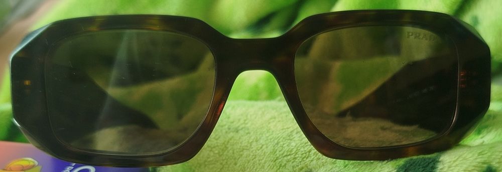 Okulary przeciwsłoneczne PRADA