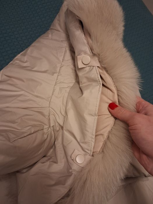 Жiночий пуховик, натуральне хутро.