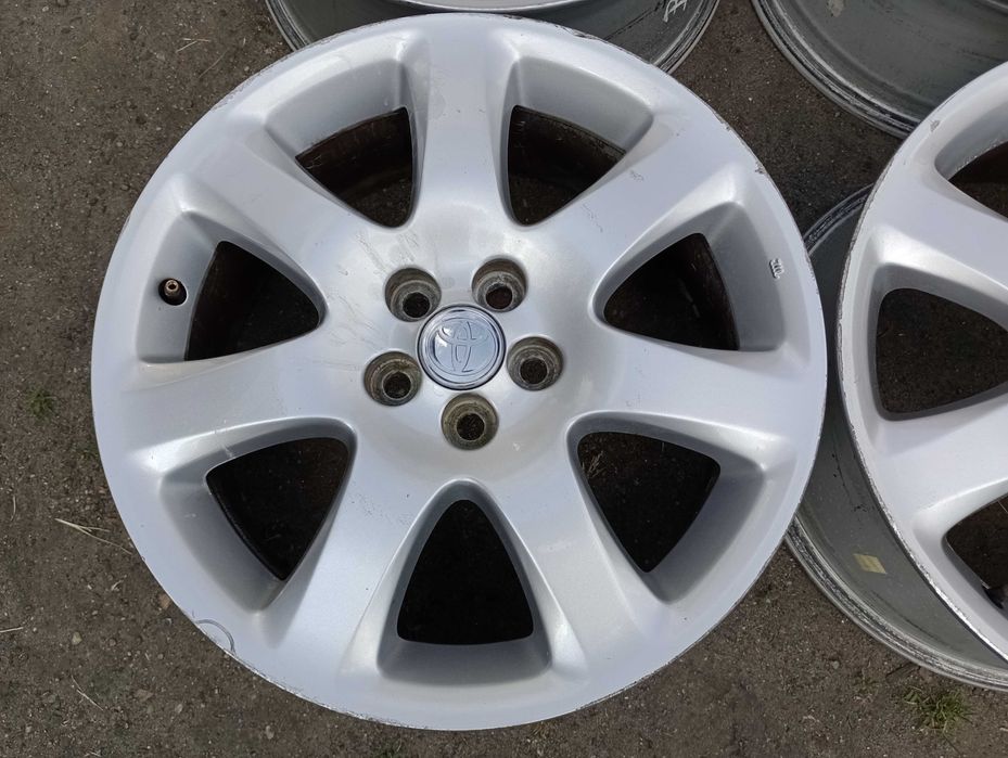 Alufelgi 17 cali 5x100 TOYOTA Avensis Corolla Verso i inne