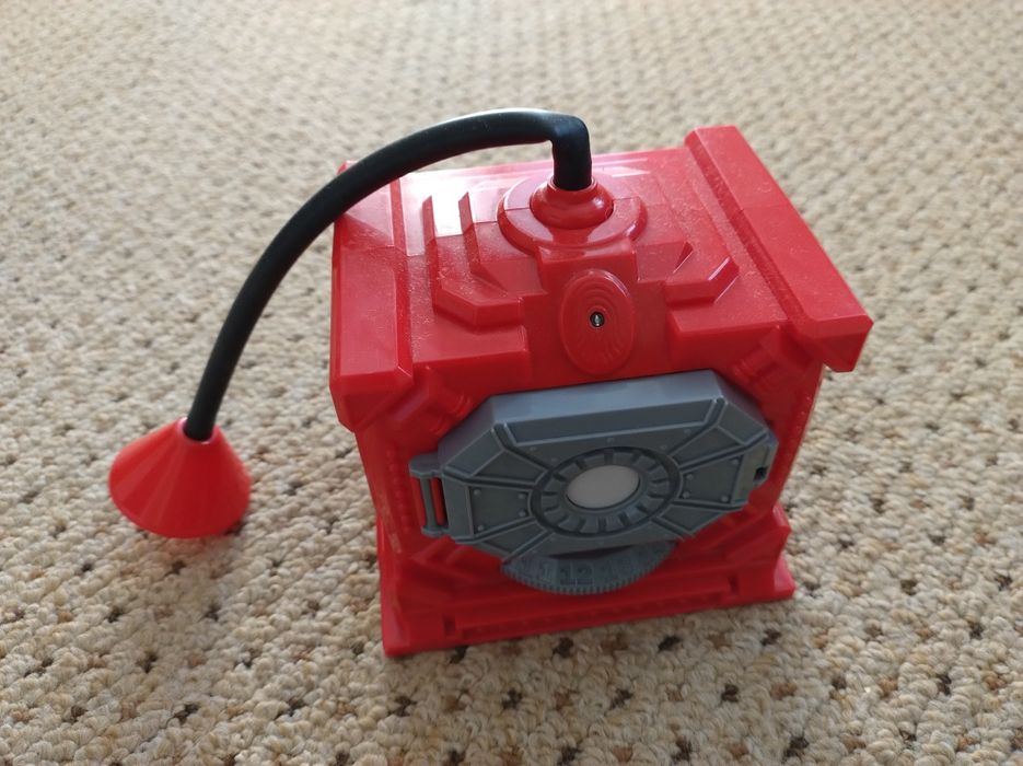 Zabawki robot i sejf
