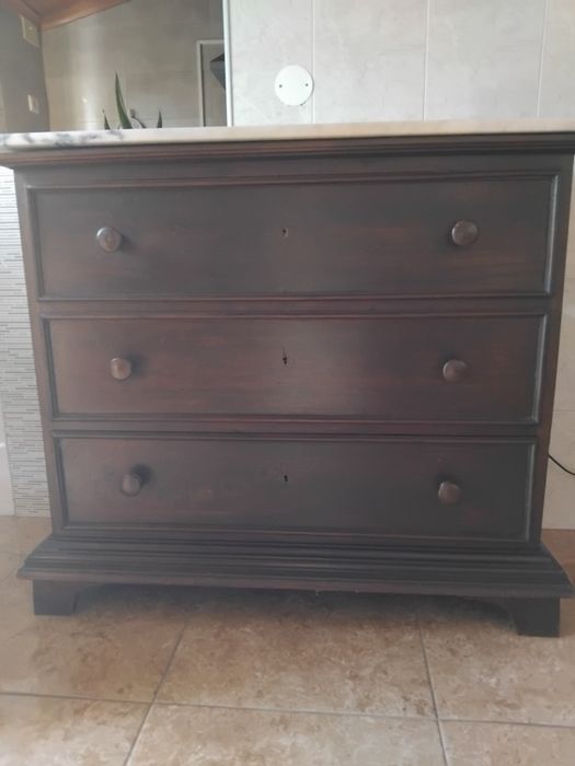 Comoda antiga em bom estado com tampo em mármore  A 92 xC 104 xF 45cm