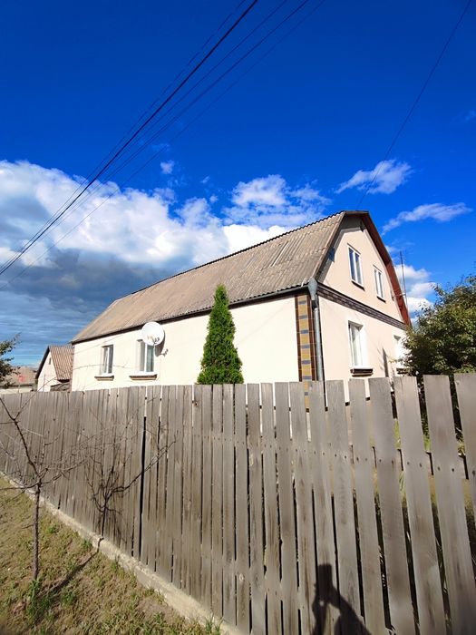 Продається добротний будинок в м.Малин