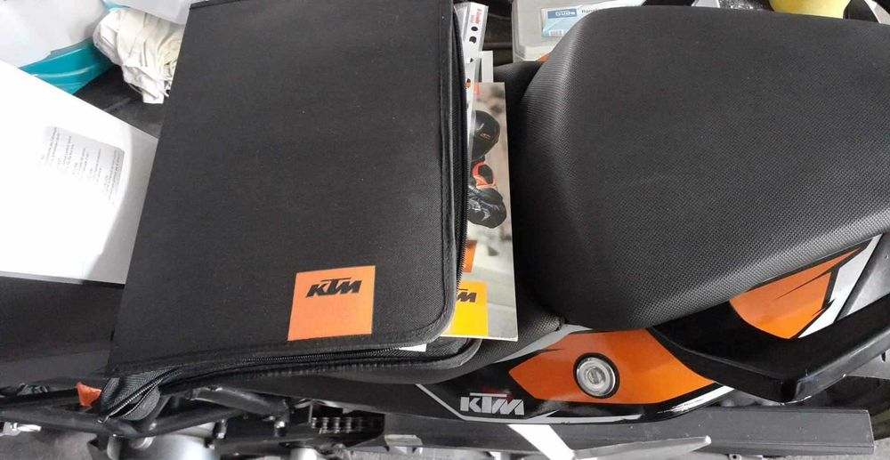 KTM.-  Duke  125