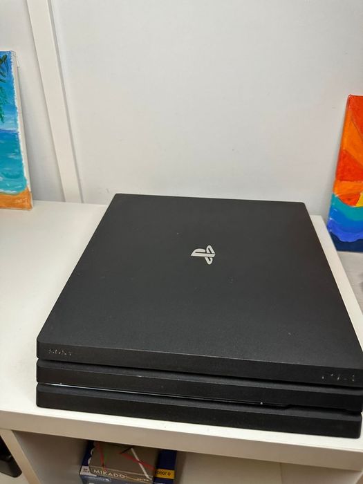 PS4 PRO em bom estado