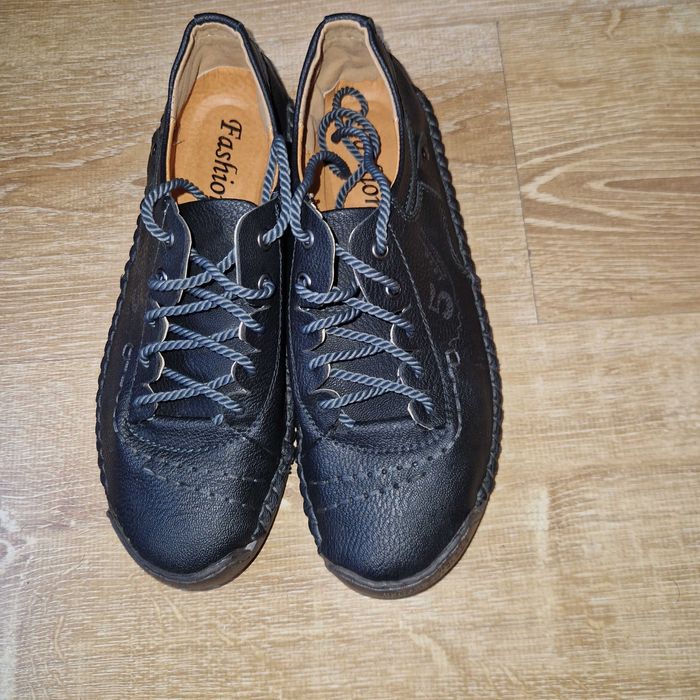 Męskie skórzane buty  r 41