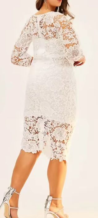 Piekna koronkowa sukienka PLUS SIZE