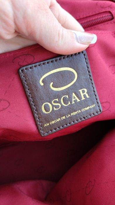 сумка від відомого дизайнера Oscar de la Renta.